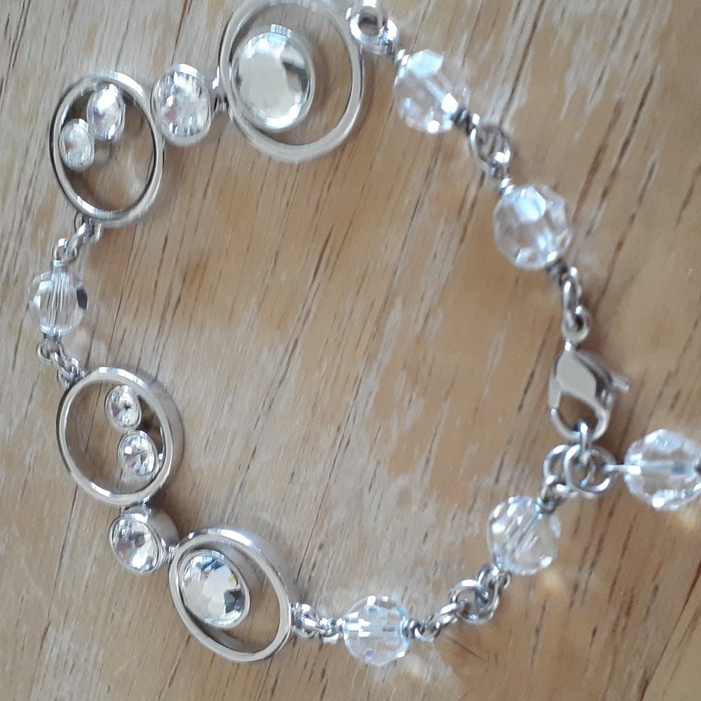 Authentic Swarovski Crystal Swan Stamped Bracelet MM103 - Picture 5 of 16